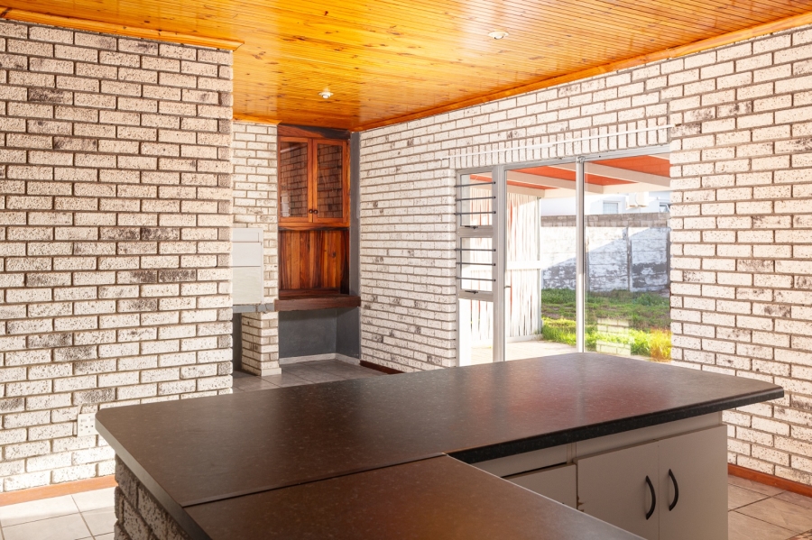 To Let 3 Bedroom Property for Rent in Port Owen Western Cape